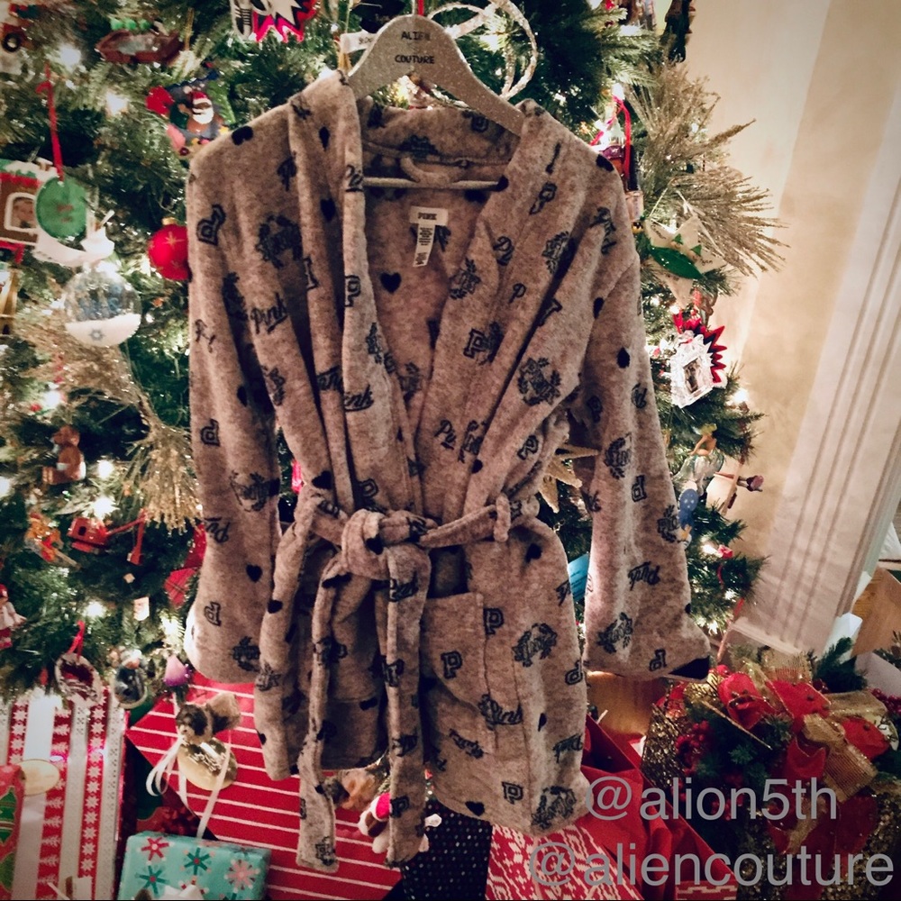 VS Pink Lux Grey Logo Print Robe